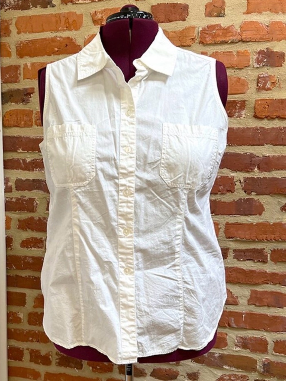 Lane Bryant White 100% Cotton Poplin Sleeveless Button Down Collared Shirt